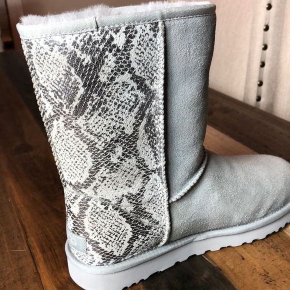 UGG Classic Short Metallic Snake - Picture 7 of 10